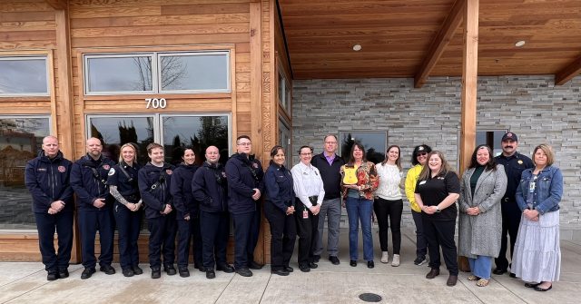 HEARTsafe Eugene-Springfield donates AED to South Lane Fire and Rescue