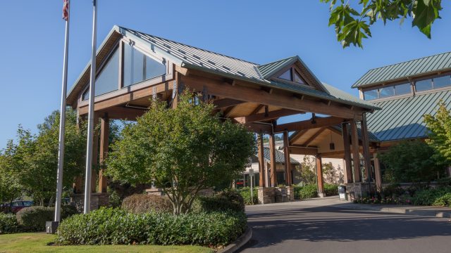 Drive-up entry way into Cottage Grove Community Medical Center