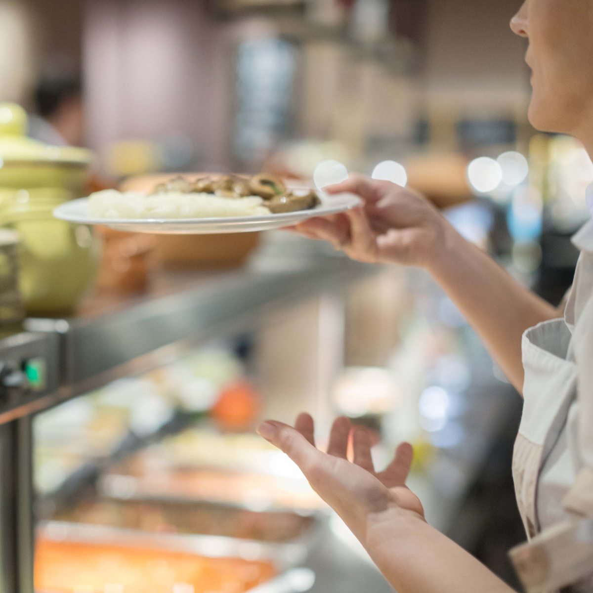 Dining options. Dining options. В ресторане стих. Intercontinental. Друзья в кафе.