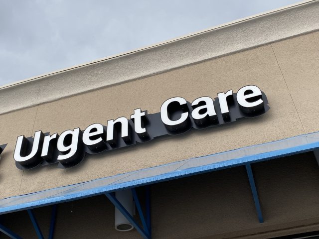 Urgent care exterior sign