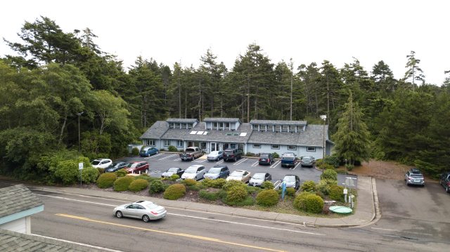 exterior of PeaceHealth Medical Group at 530 Ninth Street in Florence, Oregon