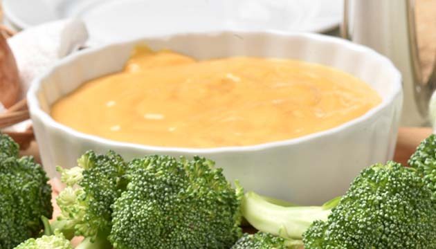 cheese sauce with raw broccoli