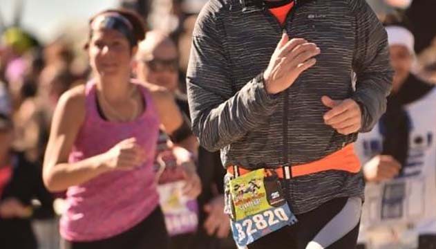 People running in a marathon